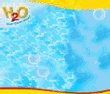 Animovaný banner termálnych kúpeľov H2O s dieťaťom vo vode