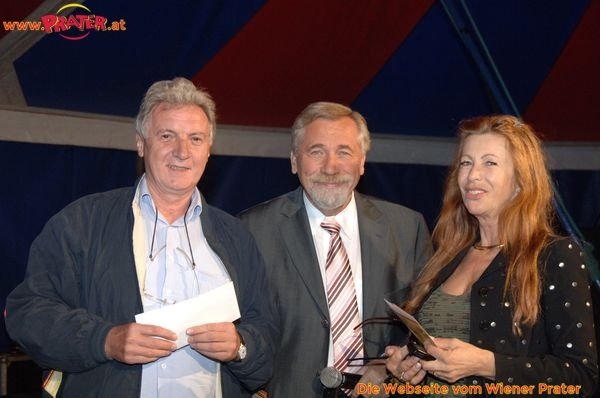 Peter Rapp s ďalšími dvoma hosťami na podujatí Praterrummel